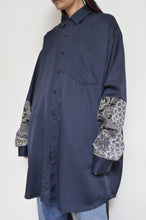 Load image into Gallery viewer, SILKY TWILL SHIRTS (PRINT) NAVY/02