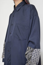 Load image into Gallery viewer, SILKY TWILL SHIRTS (PRINT) NAVY/02