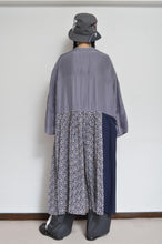 Load image into Gallery viewer, SH ROBE / A