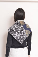 Load image into Gallery viewer, TRIANGLE SHAWL (WOOL)/GRAY-002