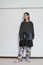 Load image into Gallery viewer, TIERED L/ST OP 00 / CHARCOAL