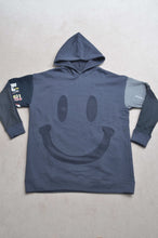 Load image into Gallery viewer, SMILE BACKPILE HOODIE / CHAC