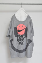 Load image into Gallery viewer, SMILE T/E