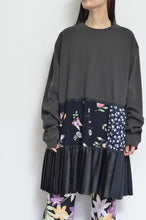 Load image into Gallery viewer, TIERED L/ST OP 00 / CHARCOAL