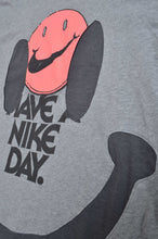 Load image into Gallery viewer, SMILE T/E