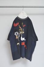 Load image into Gallery viewer, CUT AND CONNECTED T/DARK