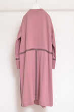 Load image into Gallery viewer, WOOL NO-COLLAR ROBE/PLUM