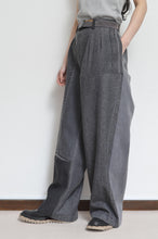 Load image into Gallery viewer, BLK DENIM WIDE TUCK PT 02