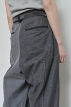 Load image into Gallery viewer, BLK DENIM WIDE TUCK PT 02