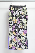 画像をギャラリービューアに読み込む, FLARED FLORAL PT 01 / ASS_C