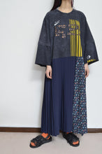 Load image into Gallery viewer, PLATED TEE OP (EMBROIDERY) 01 / B