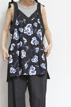 Load image into Gallery viewer, V-NECK TANK_LONG_LINEN 01/BLACK