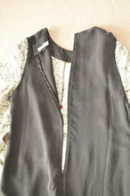 Load image into Gallery viewer, FLORAL W SLEEVE OP_006