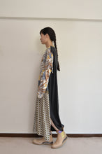 Load image into Gallery viewer, FLORAL W SLEEVE OP(22AW)_00-01