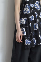Load image into Gallery viewer, V-NECK TANK_LONG_LINEN 01/BLACK