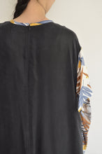 Load image into Gallery viewer, FLORAL W SLEEVE OP(22AW)_00-01