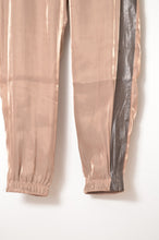 Load image into Gallery viewer, SHINY SATIN TRUCK PT