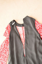 Load image into Gallery viewer, FLORAL W SLEEVE OP