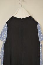 Load image into Gallery viewer, FLORAL W SLEEVE OP