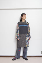 Load image into Gallery viewer, SWITCHING FLORAL OP_ASS*NAVY / C