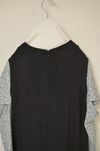 Load image into Gallery viewer, FLORAL W SLEEVE OP