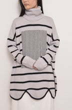 Load image into Gallery viewer, RIPPLE WAVE HEM KNIT P/O w/NECK PARTS(BORDER)