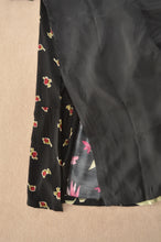 Load image into Gallery viewer, FLORAL W SLEEVE OP