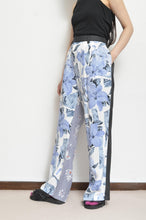 Load image into Gallery viewer, FLARED FLORAL PT 02 / ASS_A