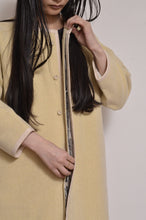 Load image into Gallery viewer, WOOL MOSSA FLAPS COAT/YELLOW_02