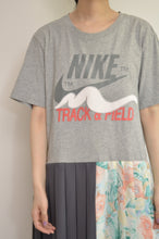 Load image into Gallery viewer, nyoroli TEE OP_WHT_00-01