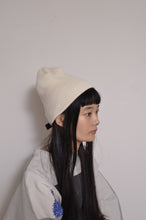 Load image into Gallery viewer, KNIT ADJUST CAP/OFF WHITE