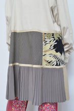 Load image into Gallery viewer, TIERED L/ST OP 01 / BEIGE_B