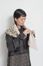 Load image into Gallery viewer, MELTON TRIANGLE SHAWL/BEG