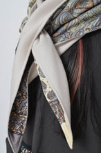 Load image into Gallery viewer, MELTON TRIANGLE SHAWL/BEG