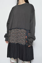 Load image into Gallery viewer, TIERED L/ST OP 01 / CHARCOAL_A