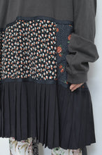 Load image into Gallery viewer, TIERED L/ST OP 01 / CHARCOAL_A