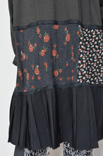 Load image into Gallery viewer, TIERED L/ST OP 01 / CHARCOAL_A