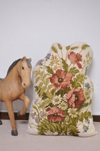 Load image into Gallery viewer, RUG CUSHION (M) / 001