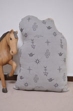 Load image into Gallery viewer, RUG CUSHION (M) / 001