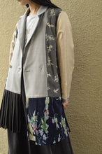 Load image into Gallery viewer, PLEATS JK (LGRAY/CAT_00)