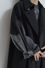 Load image into Gallery viewer, [your right things 代官山 蔦屋書店出品中]DENIM SLEEVE TRENCH COAT/BLK/02
