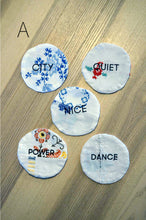 Load image into Gallery viewer, TABLE CLOTH COASTER(文字刺繍入り)_set
