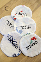 Load image into Gallery viewer, TABLE CLOTH COASTER(文字刺繍入り)_set
