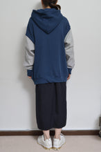 画像をギャラリービューアに読み込む, your right things/BONUS TRUCK出品中12/7まで:TWO-TONE HOODIE_BLUE/GREEN print/02 size
