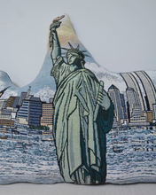 画像をギャラリービューアに読み込む, RUG CUSHION_ STATUE OF LIBERTY

