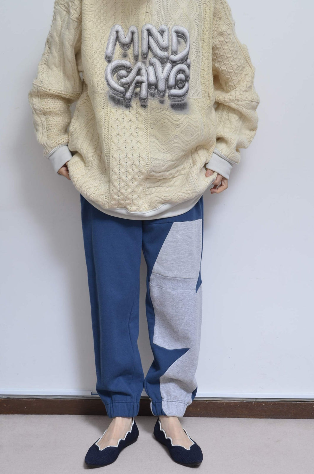 your right things/BONUS TRUCK出品中12/7まで:TWO-TONE UNE UNE SWEAT PT_BLUE/01 size