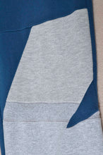 Load image into Gallery viewer, your right things in 代官山 蔦屋書店 出品中〜11/3まで:TWO-TONE UNE UNE SWEAT PT_BLUE/01 size
