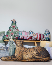画像をギャラリービューアに読み込む, RUG CUSHION_CHEETAH
