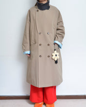 Load image into Gallery viewer, [26-27AW予約アイテム]Flower charm pea coat / peach skin
