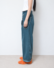 画像をギャラリービューアに読み込む, Deep tuck wide pants / corduroy / Deep green
